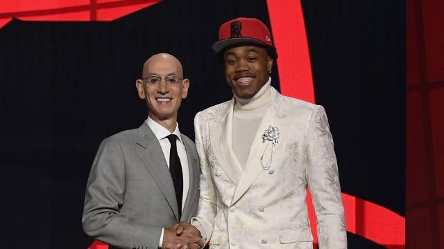 1629015153709038705.jpg barnes-silver-nbae-gettyimages_r8e92udaujzh11qh3y5zwu6d2.jpg